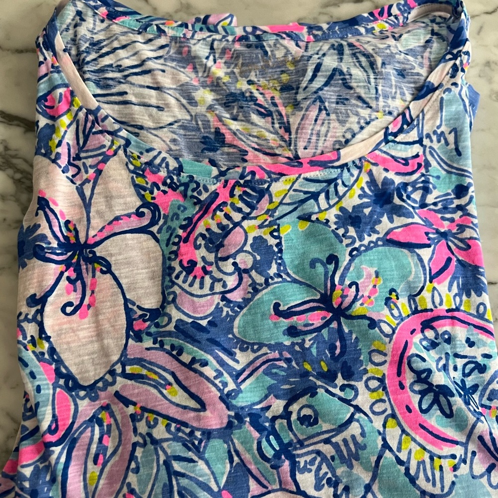 Lilly Pulitzer Short Sleeved T shirt. Fun print for summer or your beach vaca